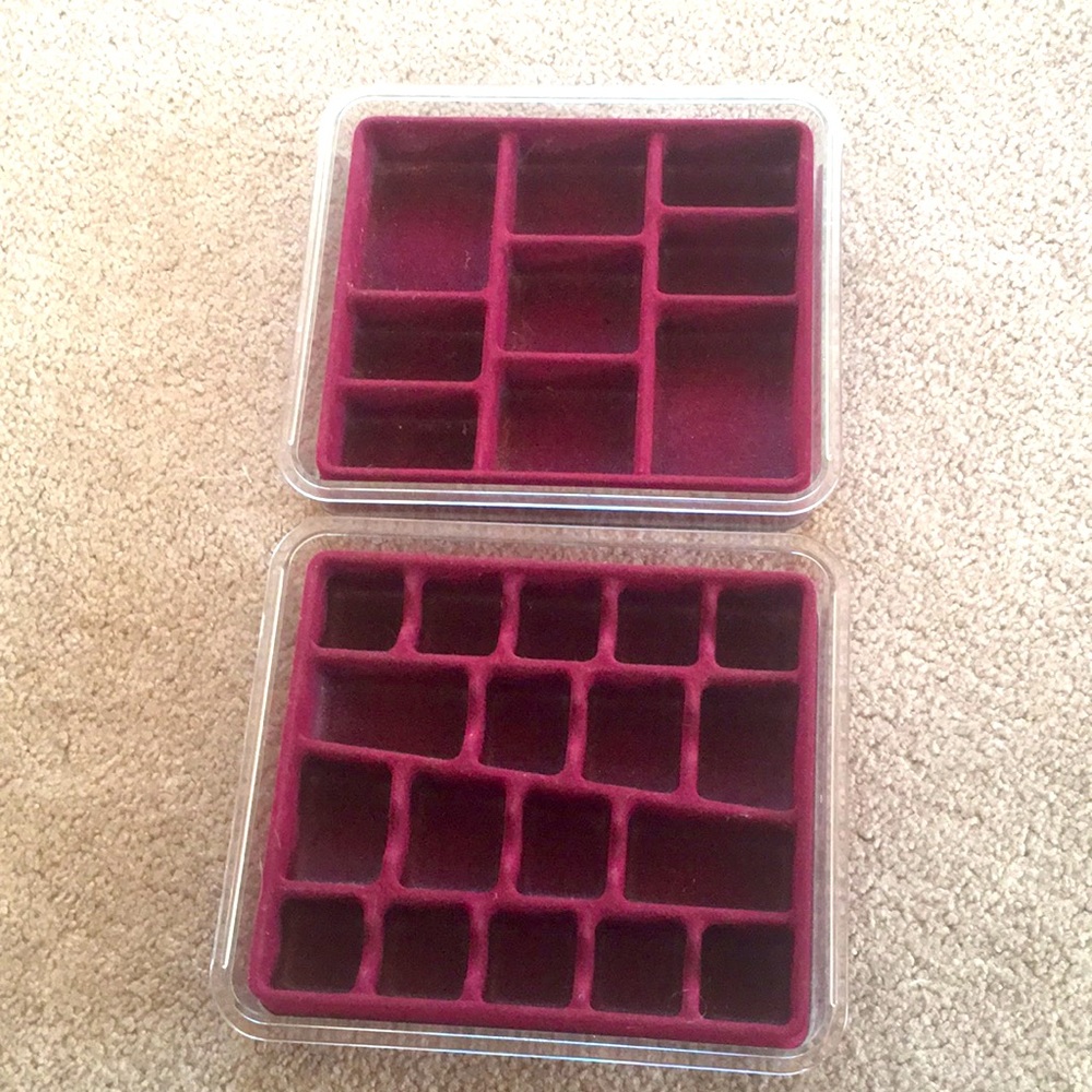 Great Heavy Plastic Jewelry Trays With Plastic Burgundy Felt Inserts